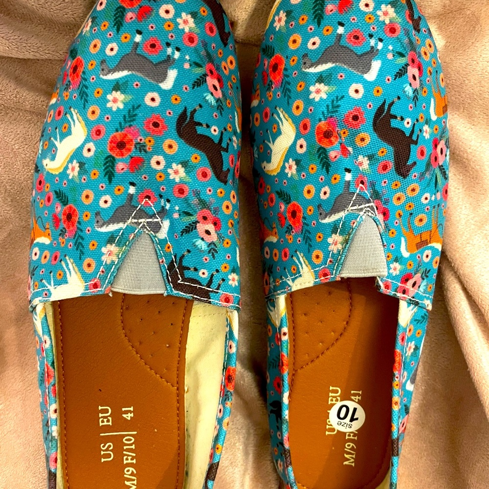 Tom style shoes Loafer size 10 cute horses and flowers